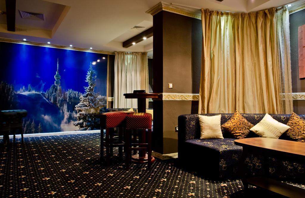 Grand Monastery Hotel Apartments ปอมโปโรโว ภายนอก รูปภาพ
