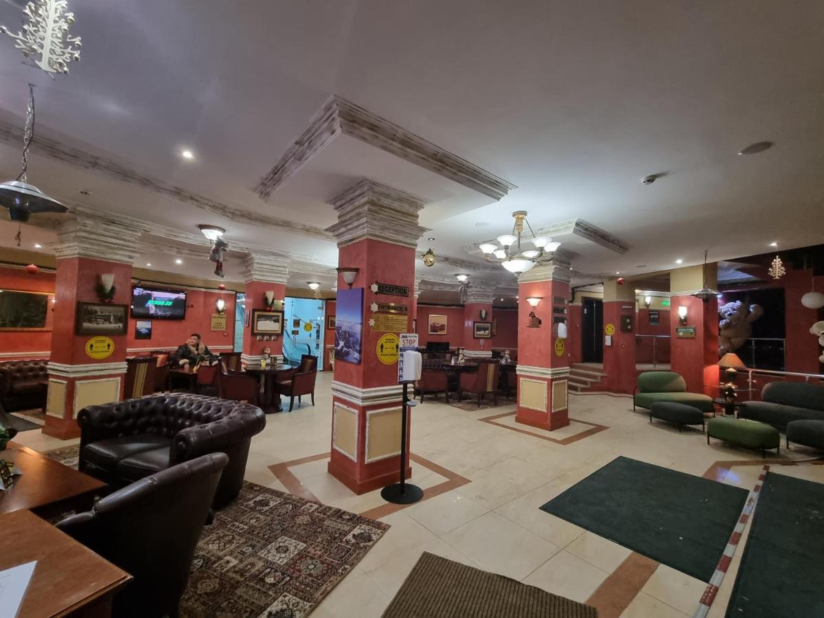Grand Monastery Hotel Apartments ปอมโปโรโว ภายนอก รูปภาพ