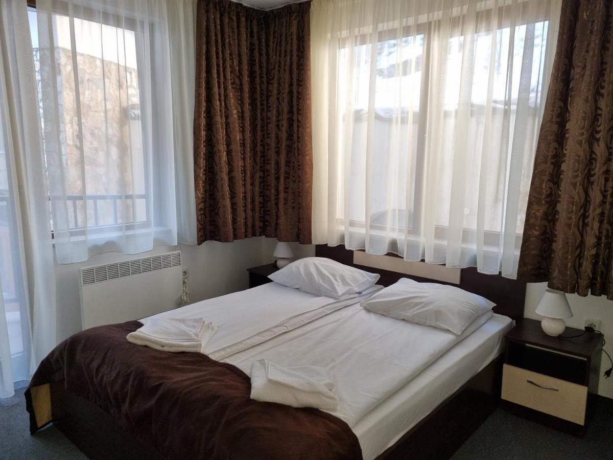 Grand Monastery Hotel Apartments ปอมโปโรโว ภายนอก รูปภาพ
