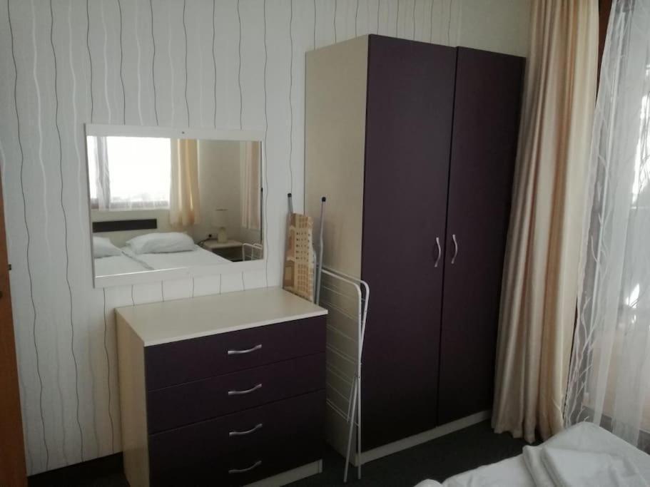 Grand Monastery Hotel Apartments ปอมโปโรโว ภายนอก รูปภาพ